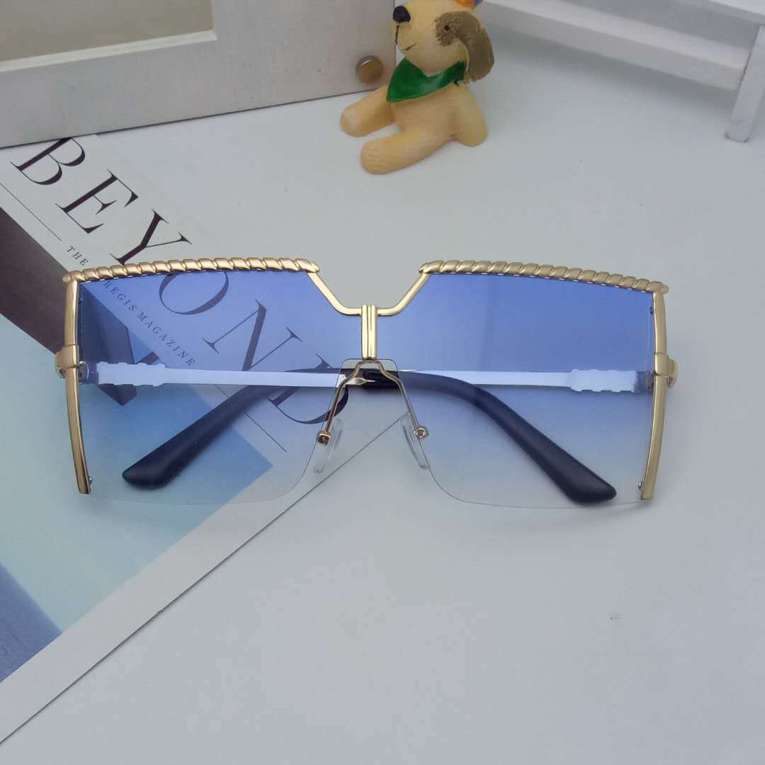 Vintage Lady Oversize Square Sunglasses