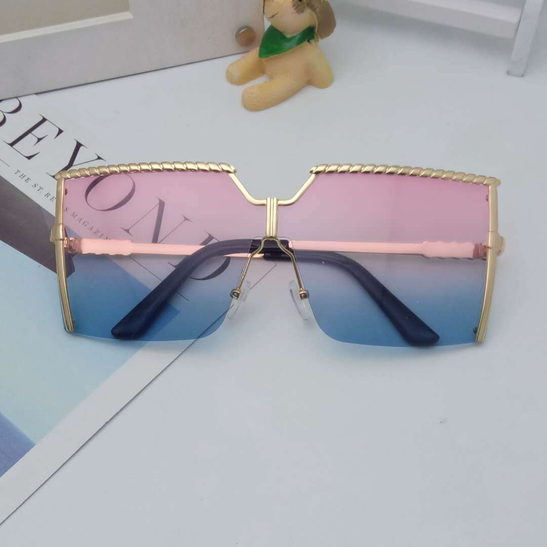 Vintage Lady Oversize Square Sunglasses