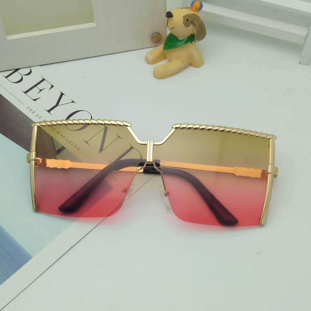 Vintage Lady Oversize Square Sunglasses