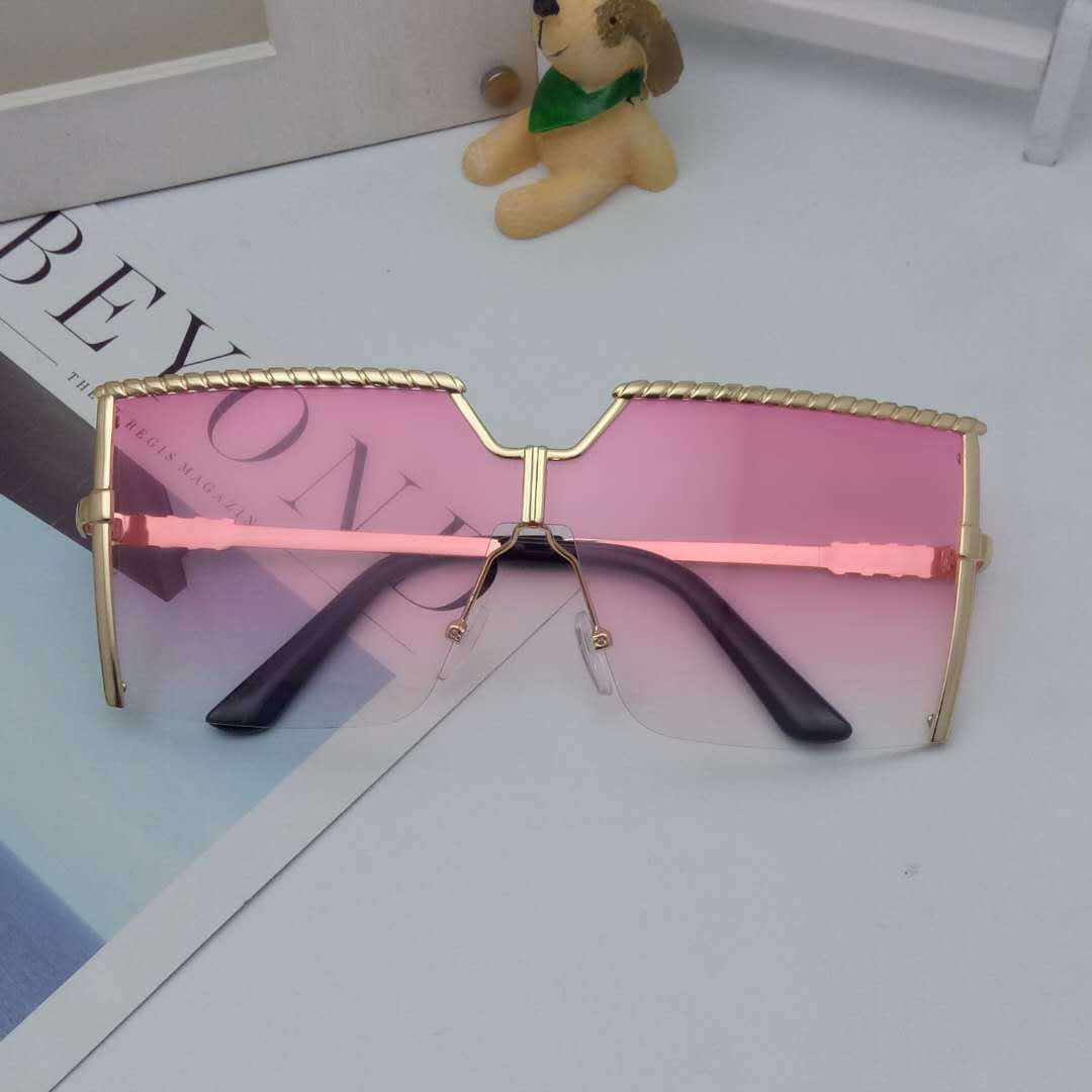 Vintage Lady Oversize Square Sunglasses